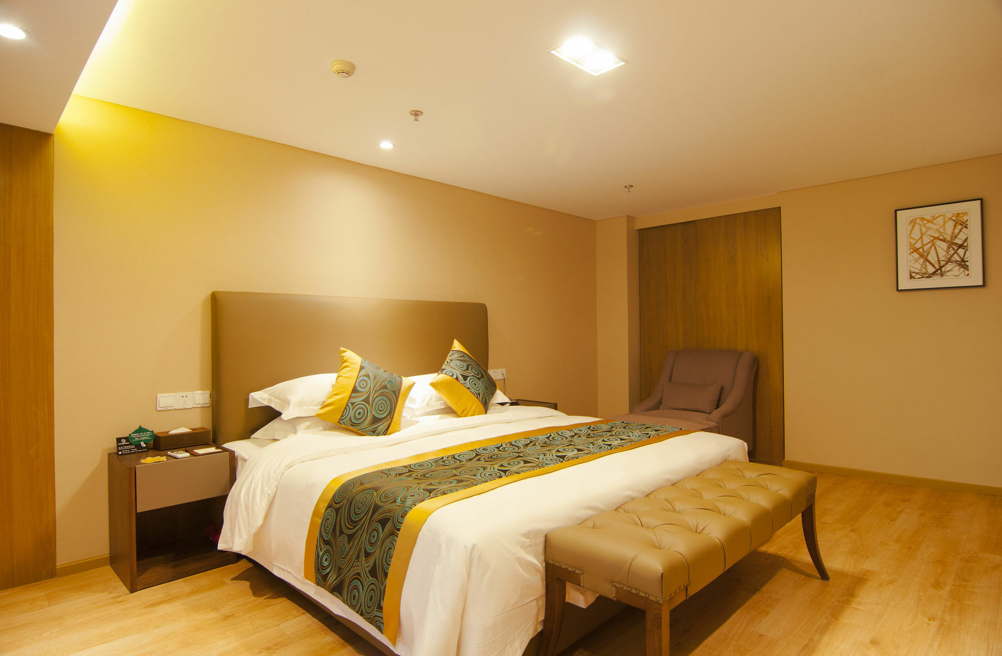 Home Plus Suite Hotel And Apartment Wuhan Exterior foto