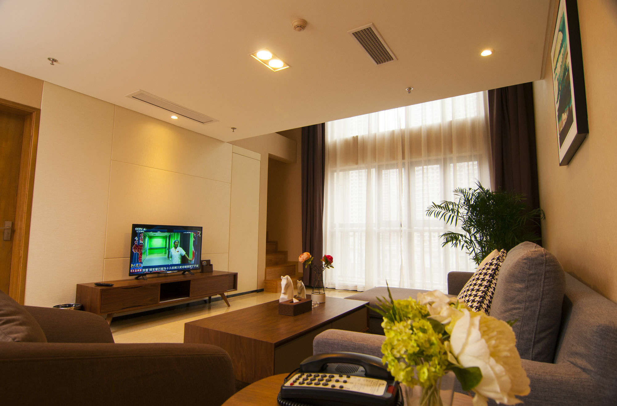 Home Plus Suite Hotel And Apartment Wuhan Exterior foto