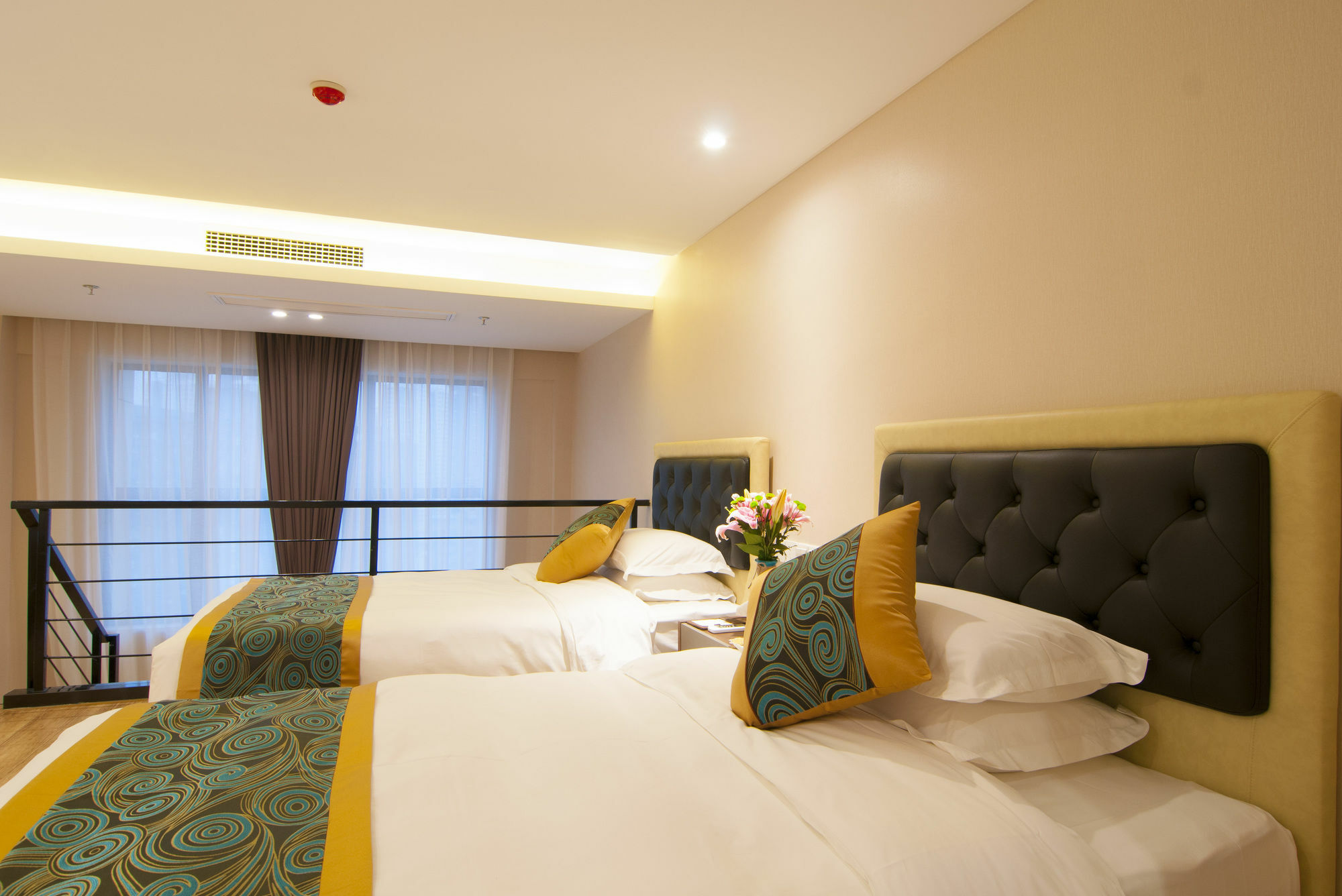 Home Plus Suite Hotel And Apartment Wuhan Exterior foto